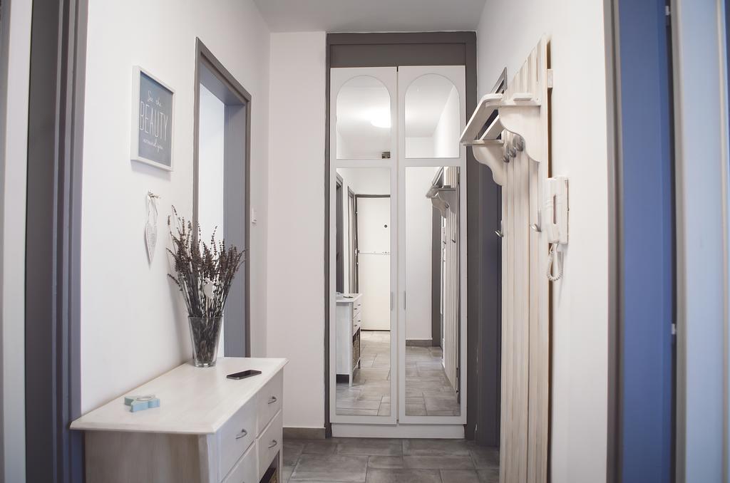 Balokany Apartman Beci Exterior foto